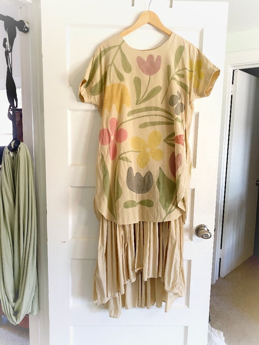 Black Crane Cream Layered Dress